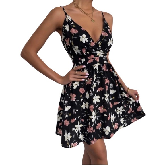 Women’s Black Privé Floral Print Cami Dress - Picture 3 of 6